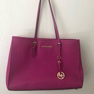 Michael Kors MK Jet Set Saffiano Leather Tote